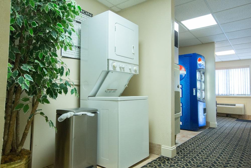 Econo Lodge Inn & Suites جوبلين المظهر الخارجي الصورة