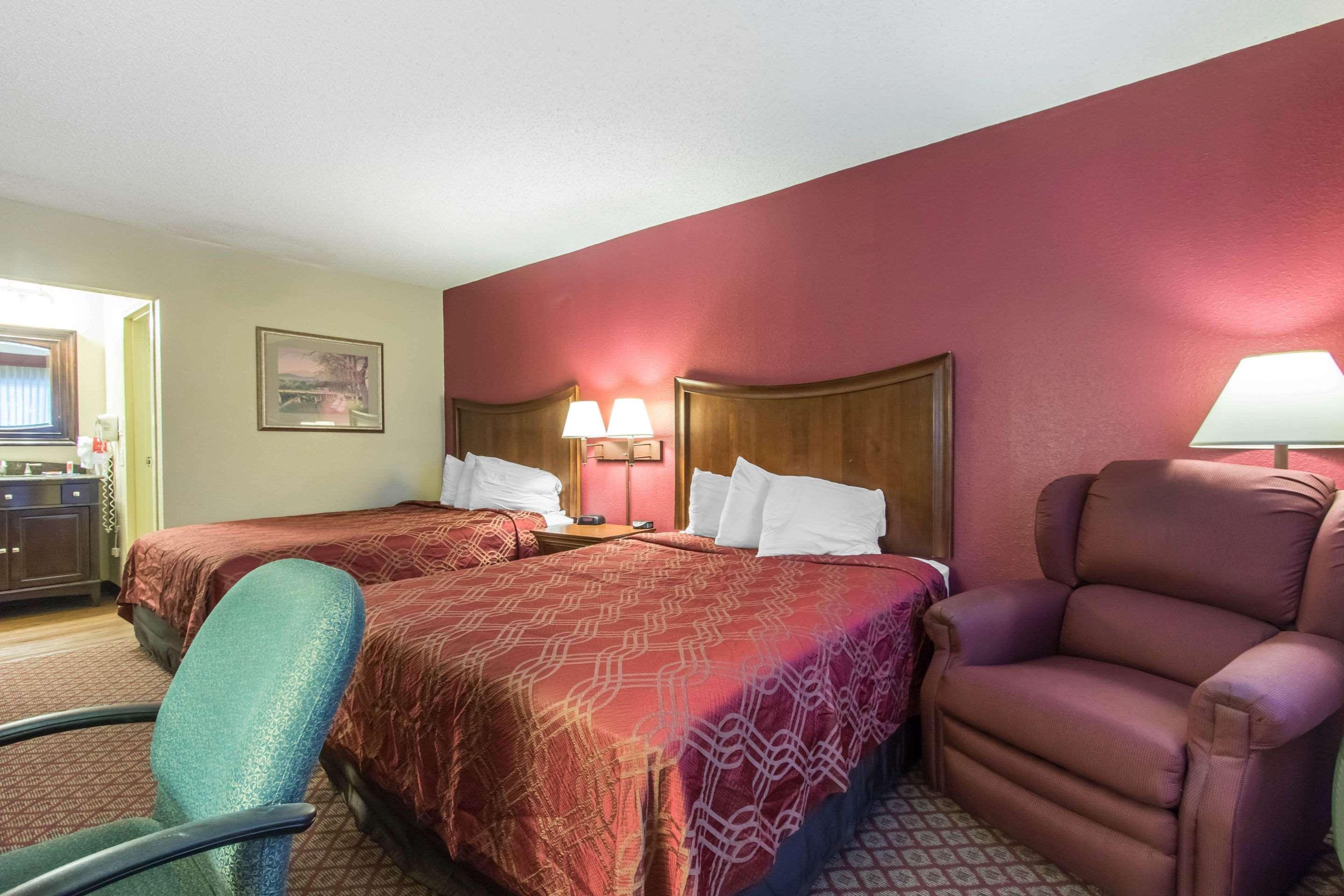 Econo Lodge Inn & Suites جوبلين المظهر الخارجي الصورة