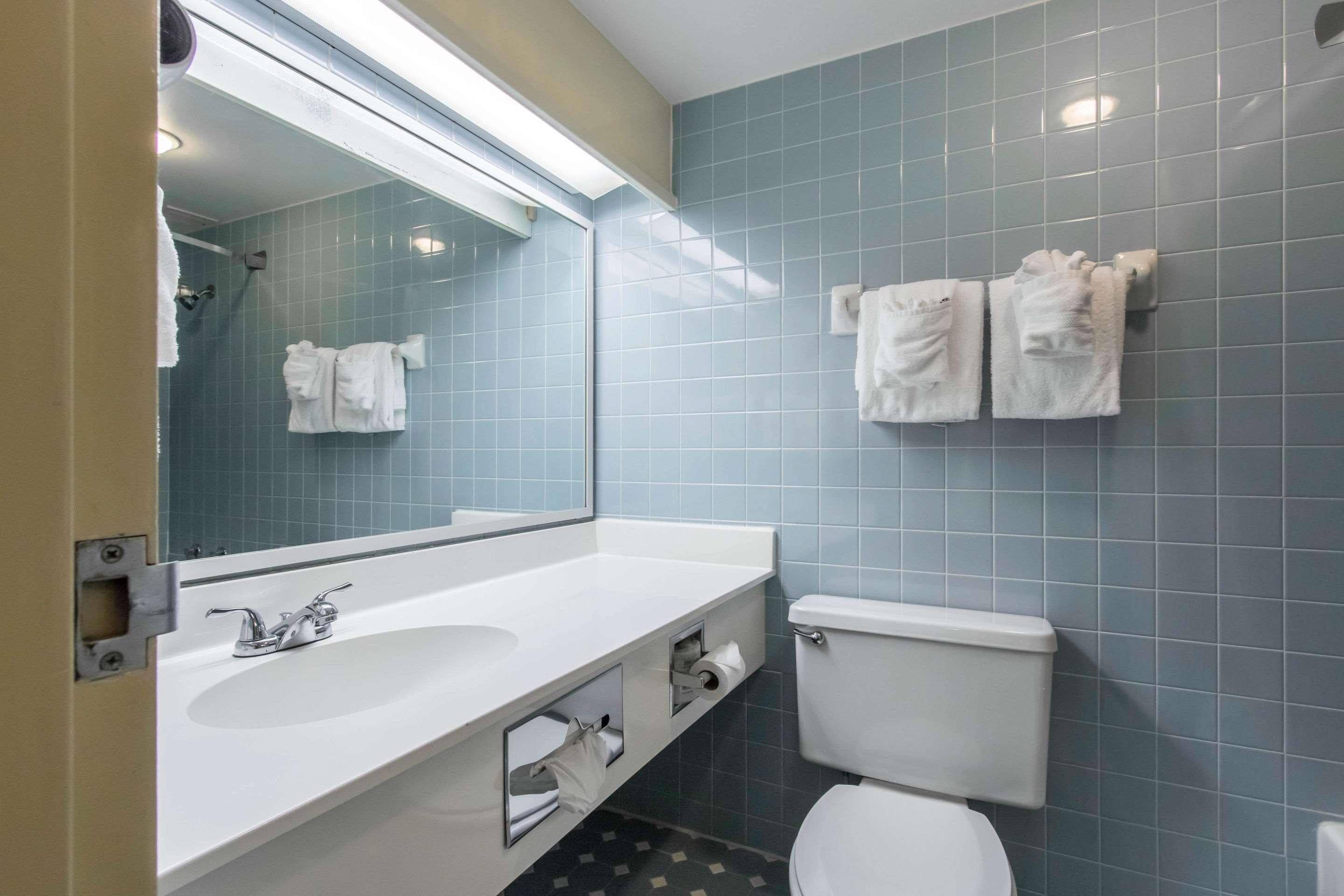 Econo Lodge Inn & Suites جوبلين المظهر الخارجي الصورة