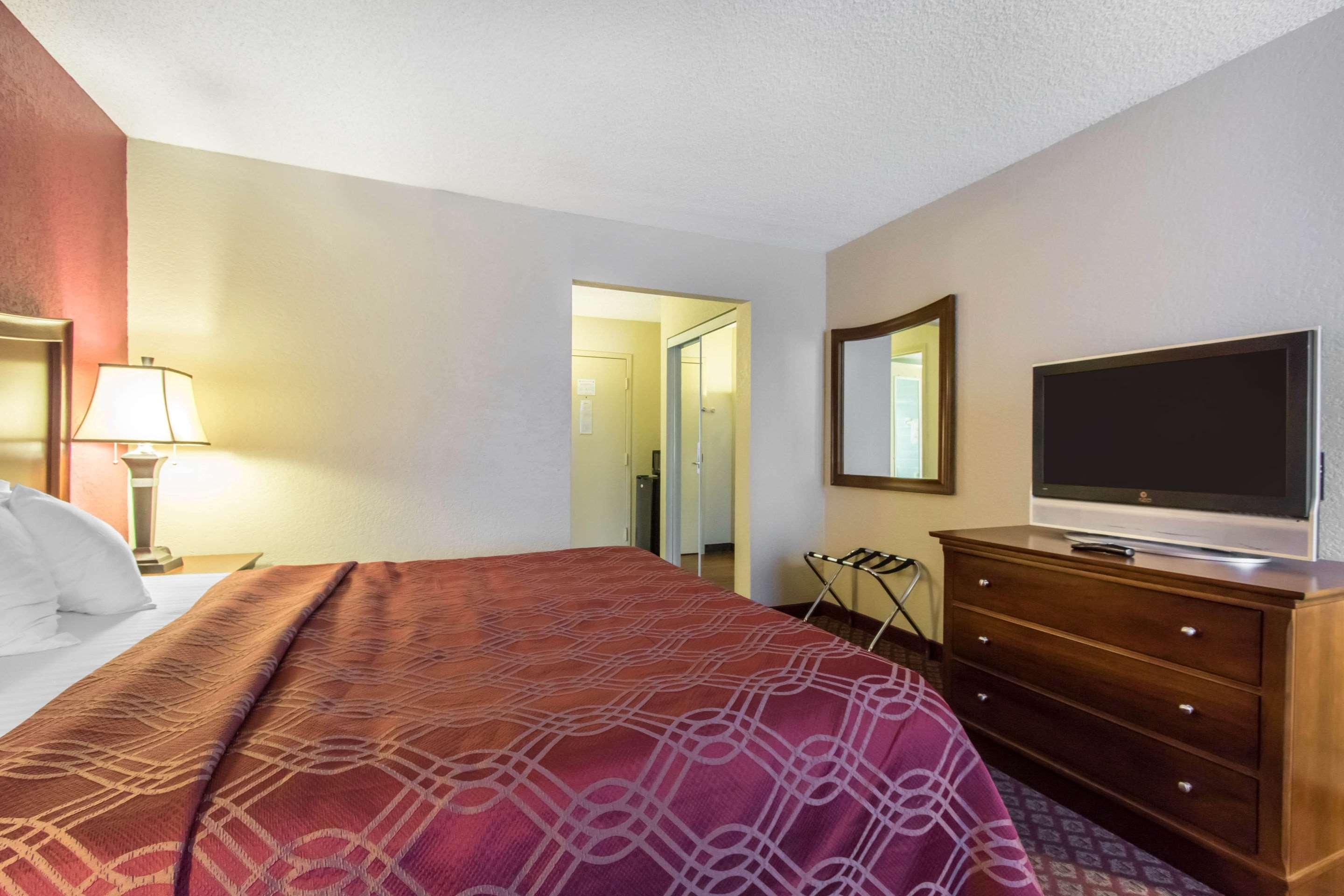 Econo Lodge Inn & Suites جوبلين المظهر الخارجي الصورة
